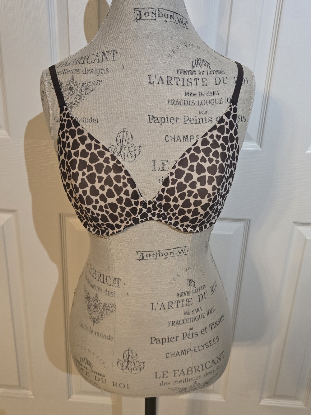 Victoria's Secret Black & White Leopard Print Underwire Bra